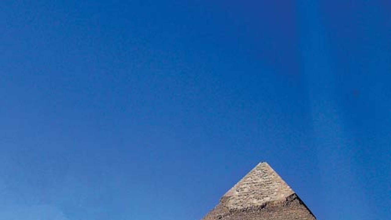 Egypt enraged over foreign tourists filming porn at pyramids ...