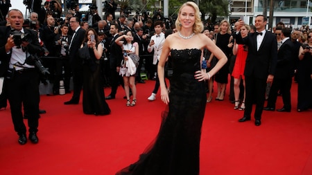 Accompanied with dazzling diamonds, Naomi Watts looked classic chic in off-shoulder Ralph Lauren dress (Reuters)
