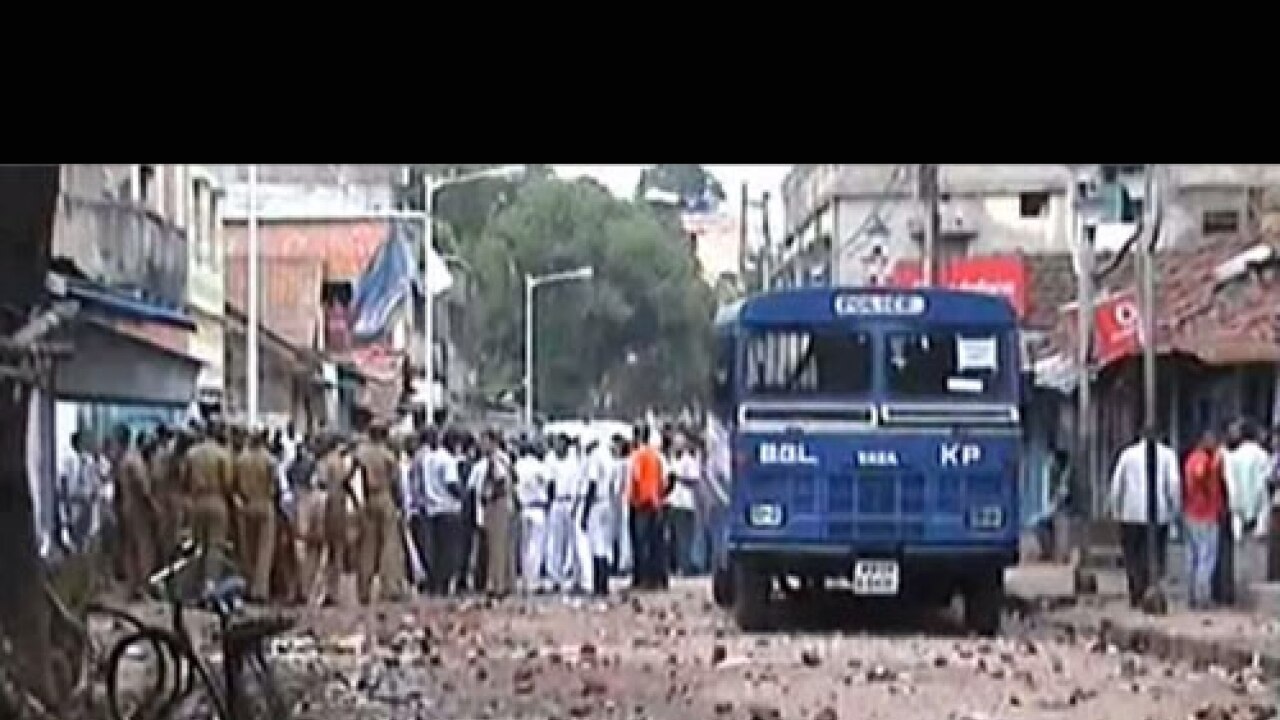Kolkata Violent clashes at Ekbalpore injures 5, several shops vandalised