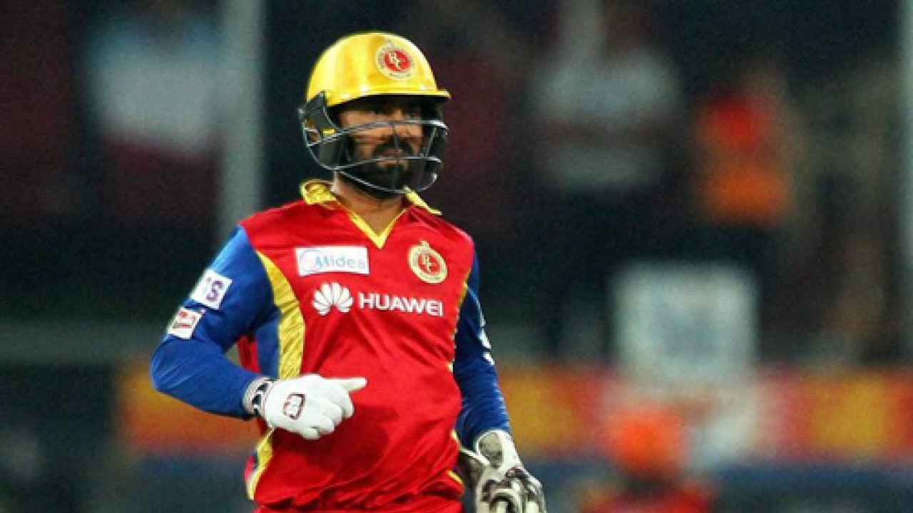 IPL 8: RCB's Dinesh Karthik fined for argument, Kohli let off