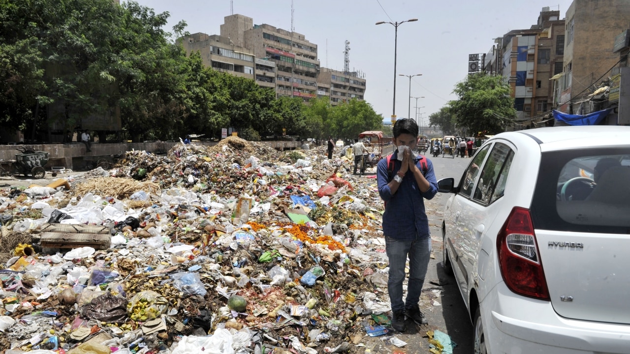 Horrific photos of east Delhi turning into a garbage dump