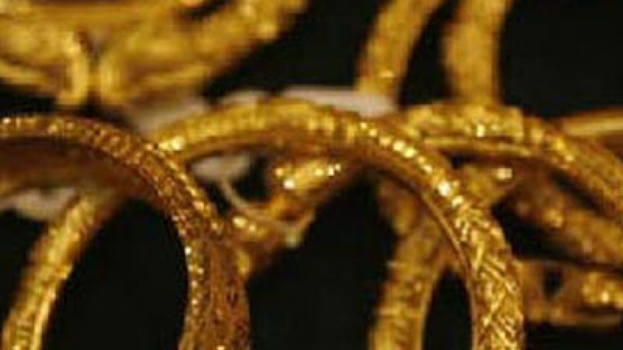 56 passengers caught with gold at visakhapatnam airport