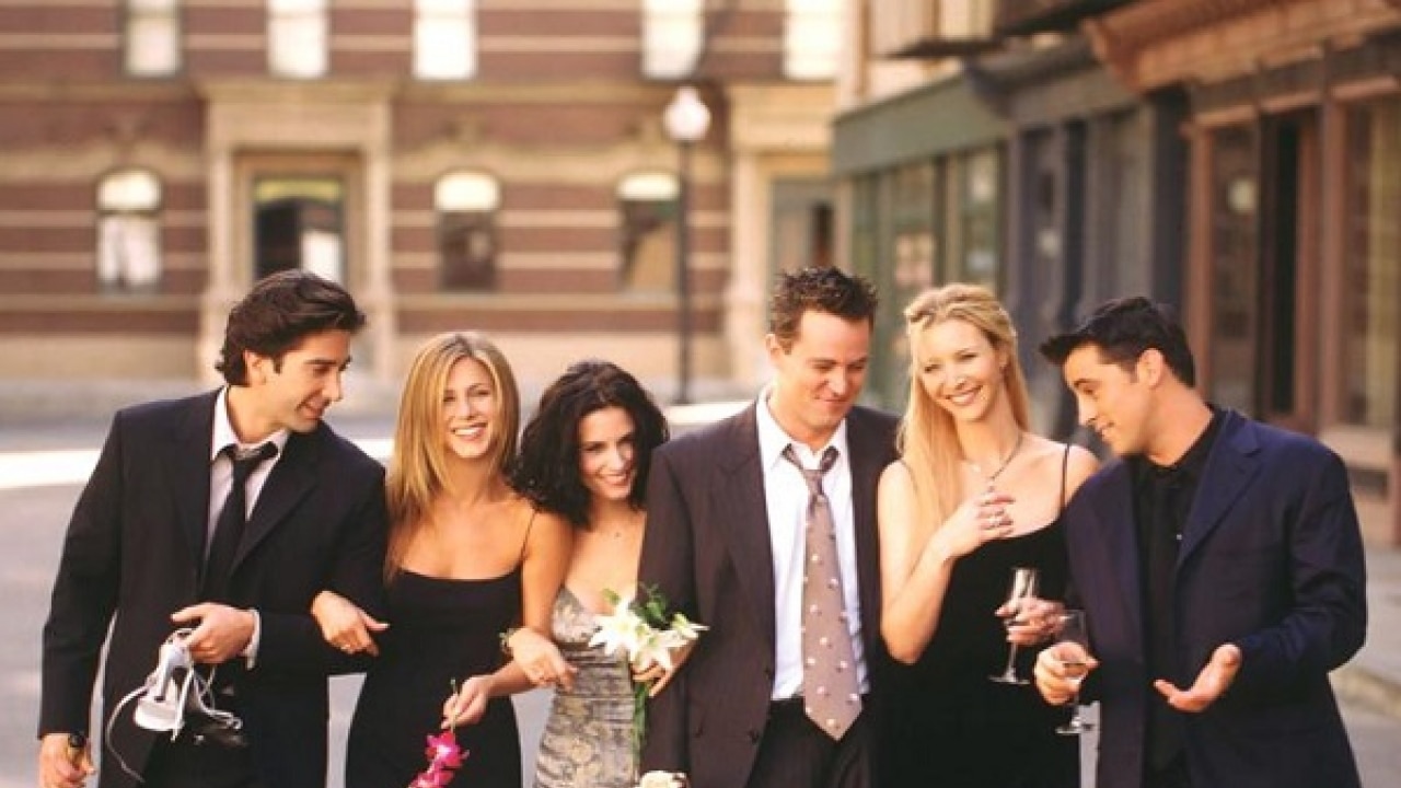 Alia Bhatt, Varun Dhawan, Ranveer Singh, Deepika Padukone- Meet the F.R.I.E.N.D.S of Bollywood!