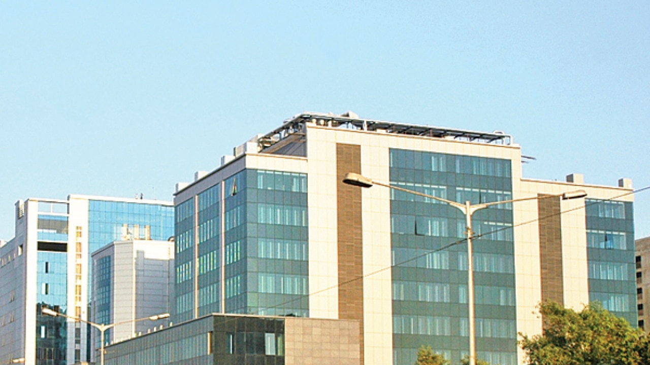 MMRDA plans new entryexit point for BandraKurla Complex