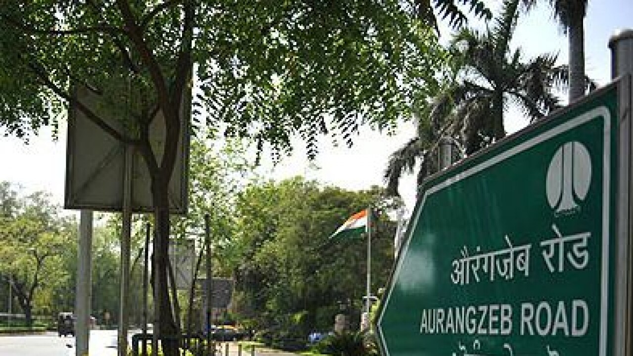 after-being-renamed-aurangzeb-road-crops-up-in-delhi-s-okhla