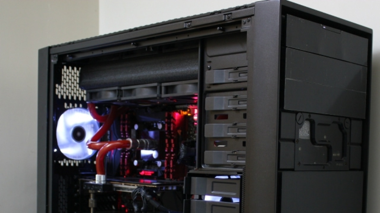 Meet The Black Mamba An Indian Made Custom Gaming Pc To Kill For