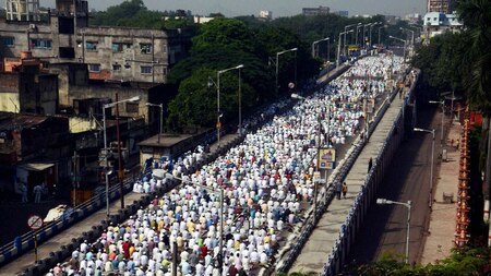Muslims offer their prayers in Kolkata