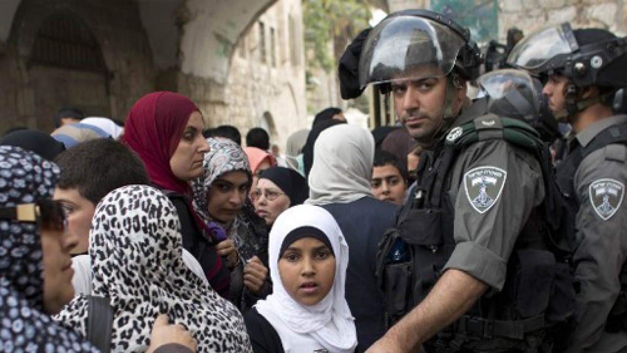 Clashes rock Jerusalem's Al-Aqsa mosque compound on Muslim holiday