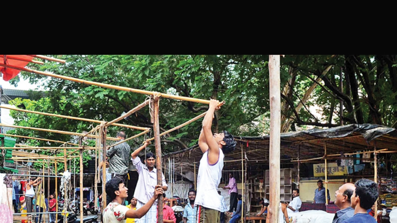 Civic body chief cracks down on illegal encroachments on footpaths