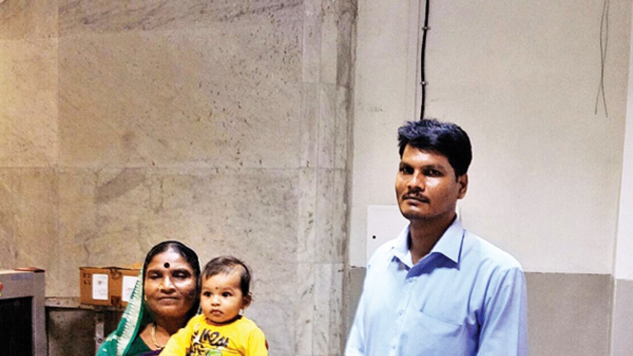 Pankaja munde orders setting up of rooms in offices for working mums to feed kids