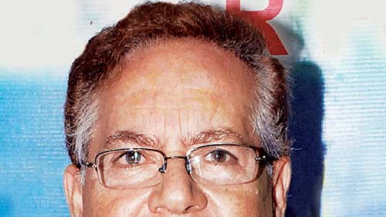 Salman's father salim khan admitted to lilavati hospital