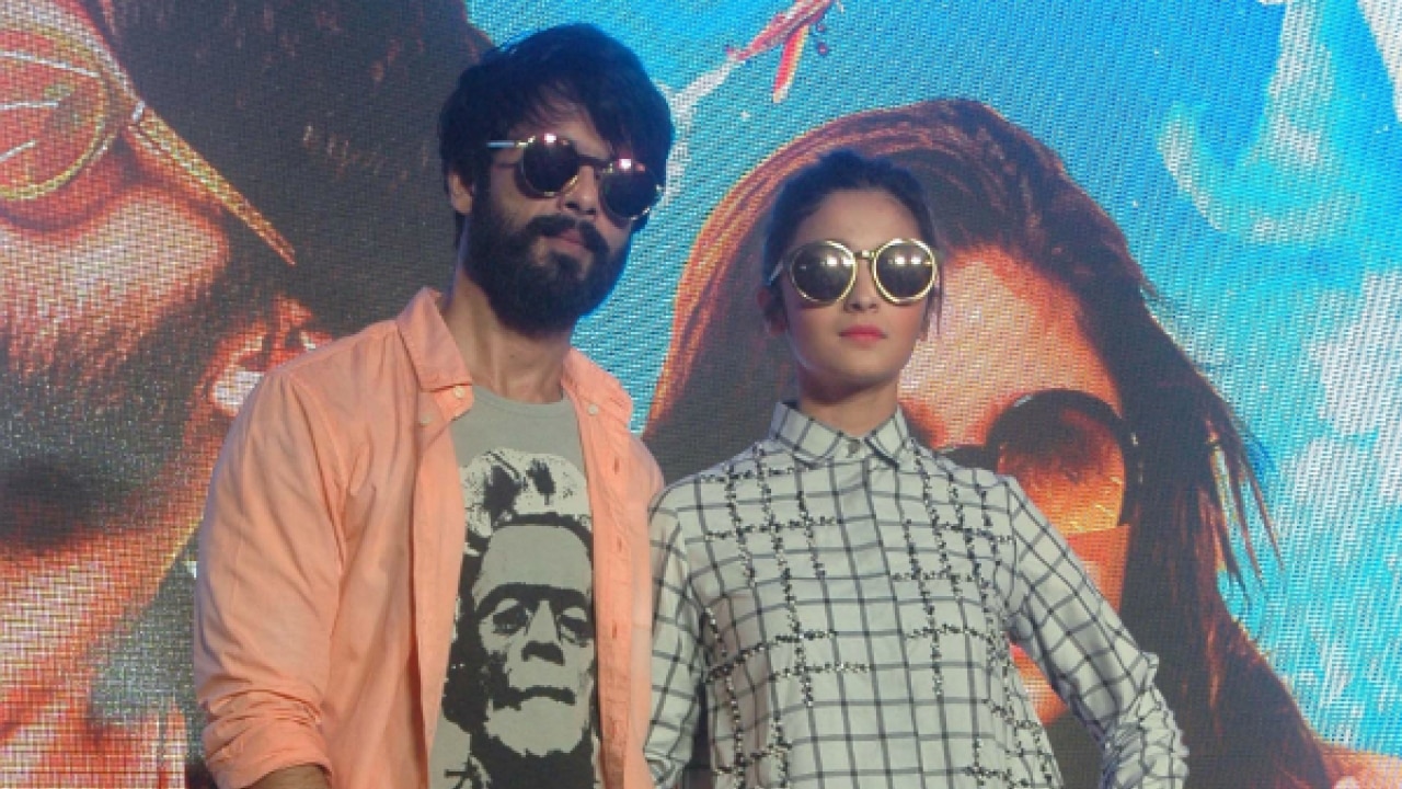 Shaandaar: How Alia Bhatt and Shahid Kapoor spilled Raitaa in a unique way