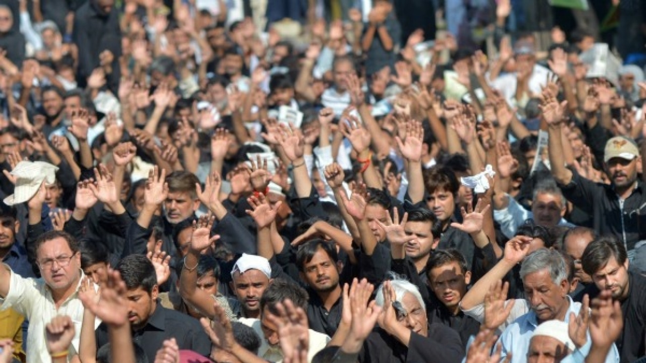 Suicide bomber kills 22 on Day of Ashura festival in Pakistan