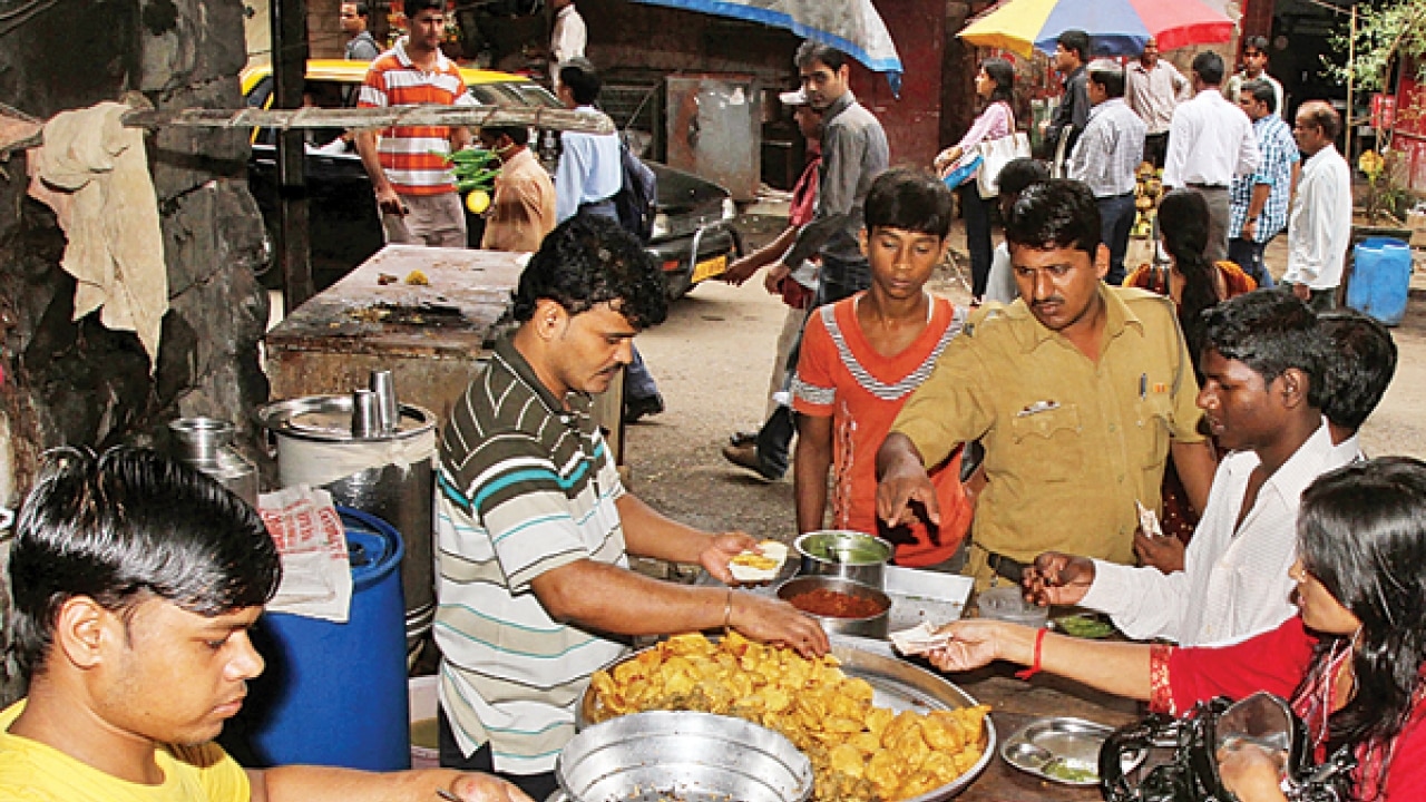 Hot vada pavs to go off streets as Bombay High Court bans road-side cooking