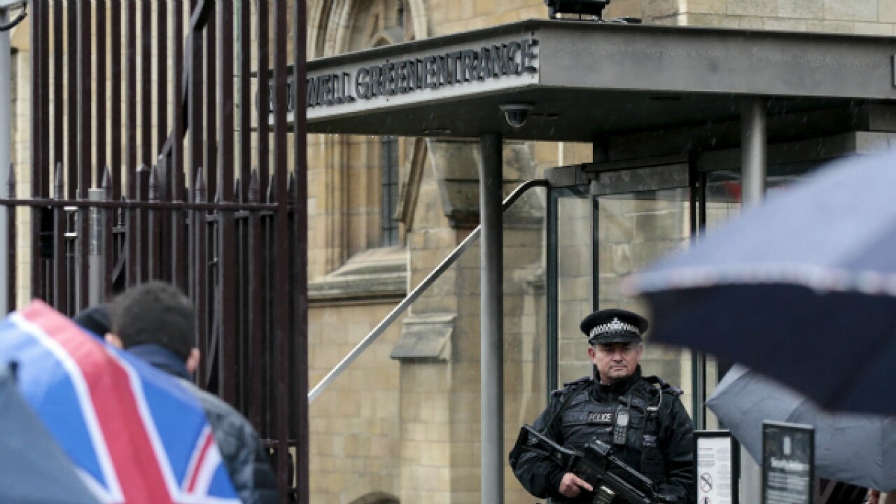 Britain to hire 1,900 more spies to defend against Islamic State militants