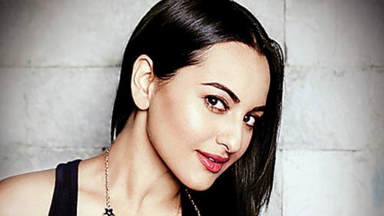 1280px x 720px - After Bond kissing row, Sonakshi Sinha and company ask Pahlaj Nihalani to  'stop playing nanny'