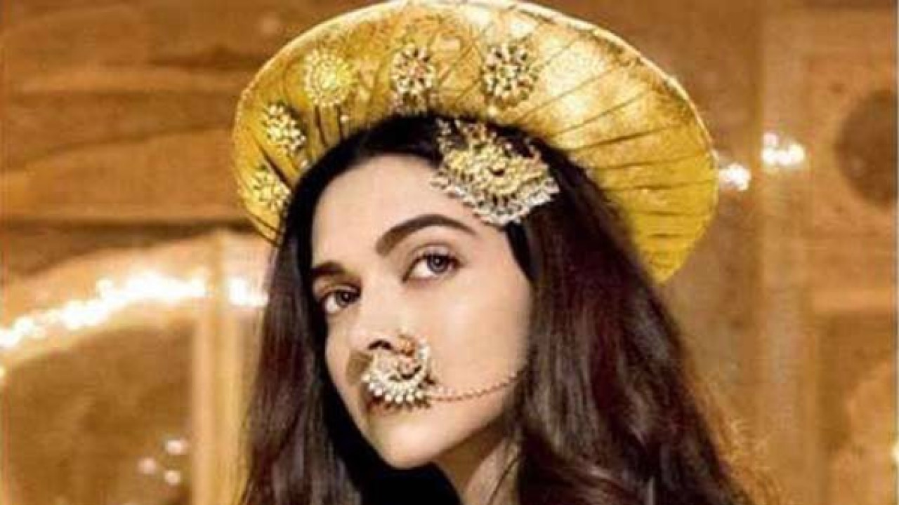 Deepika Padukone Deewani Mastani Dress Price Ameesha Patel Fans It has been reported that there will also be a fashion show, with models walking. deepika padukone deewani mastani dress