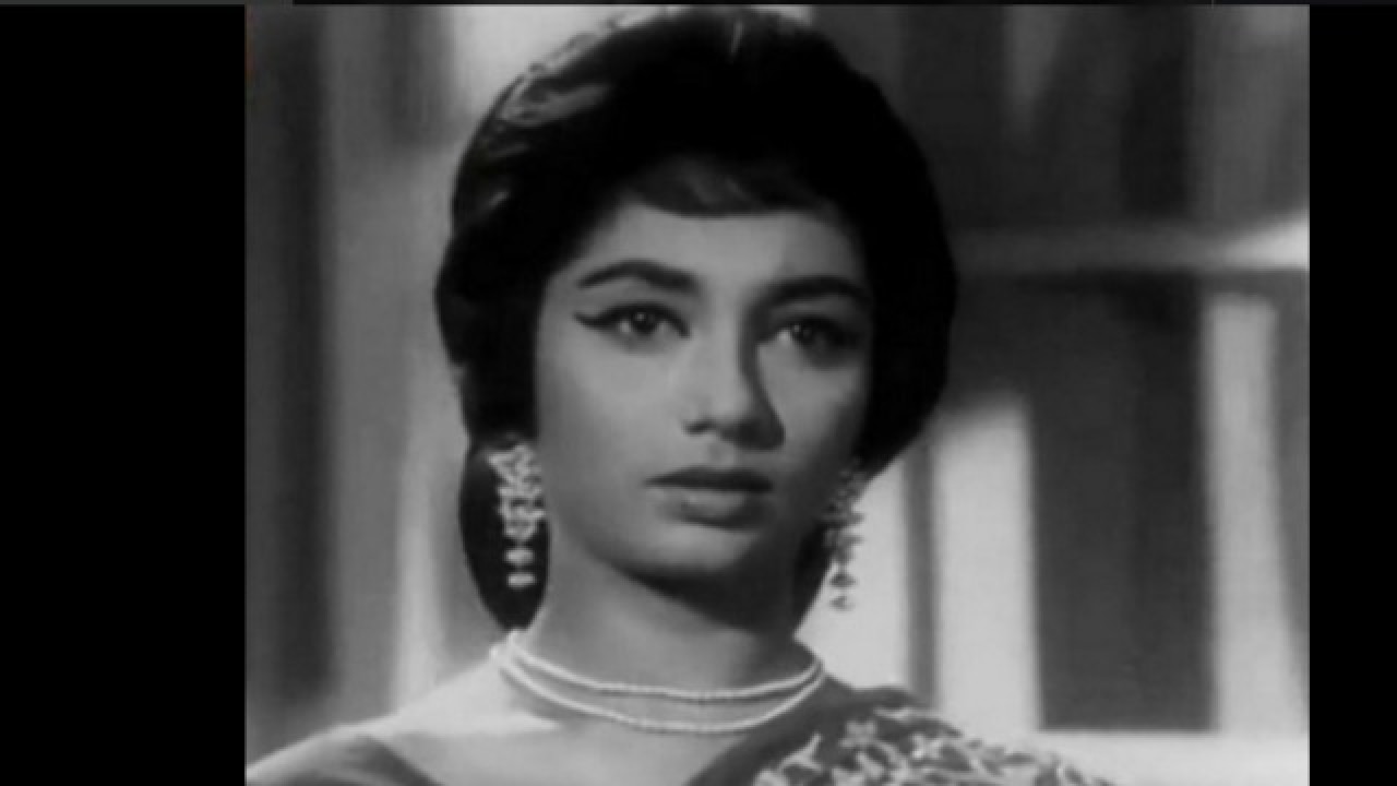 नहीं रहीं रुपहले पर्दे की मशहूर अभिनेत्री साधना | Bollywood Style Icon  Sadhana Passes Away - YouTube