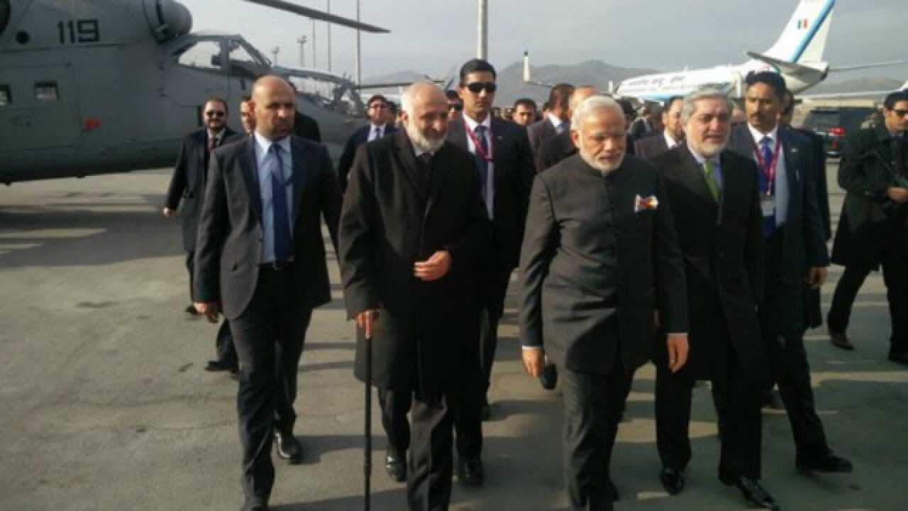 Modi in Pakistan Live: PM Narendra Modi departs for Lahore to meet Pak ...