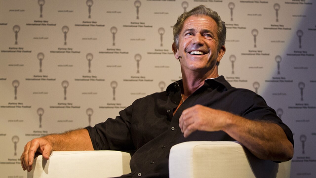Mel gibson joins jim carrey, helen mirren, and others as presenter at golden globes