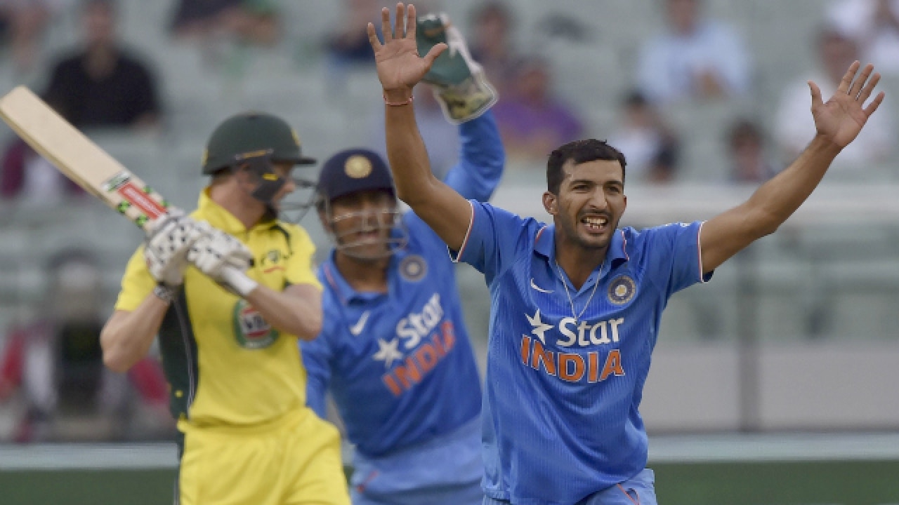 Dhoni defends his decision to expose youngsters in tough Aussie conditions