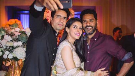 Prabhu Dheva posed for a selfie