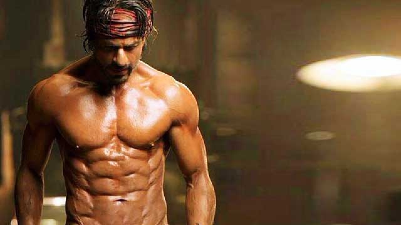 How to get 8-pack abs like SRK in a healthy way; fitness experts