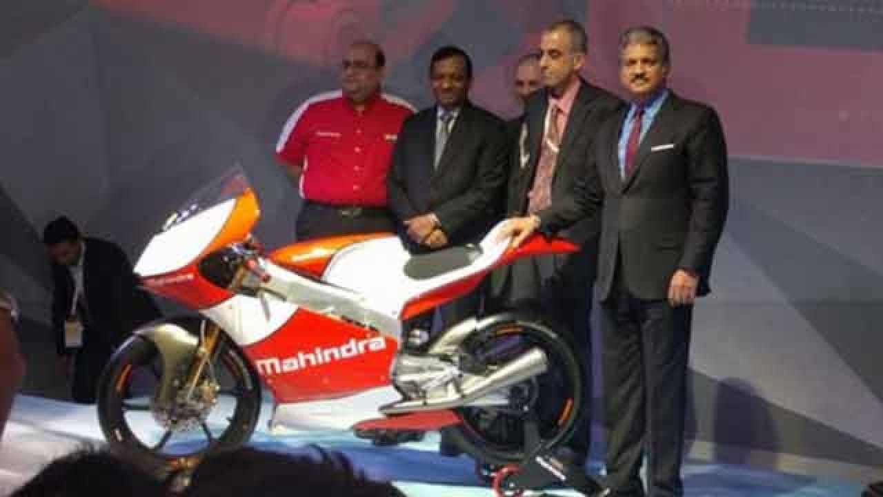 Delhi Auto Expo: Mahindra unveils racing bike MGP3O, electric 2-wheeler ...