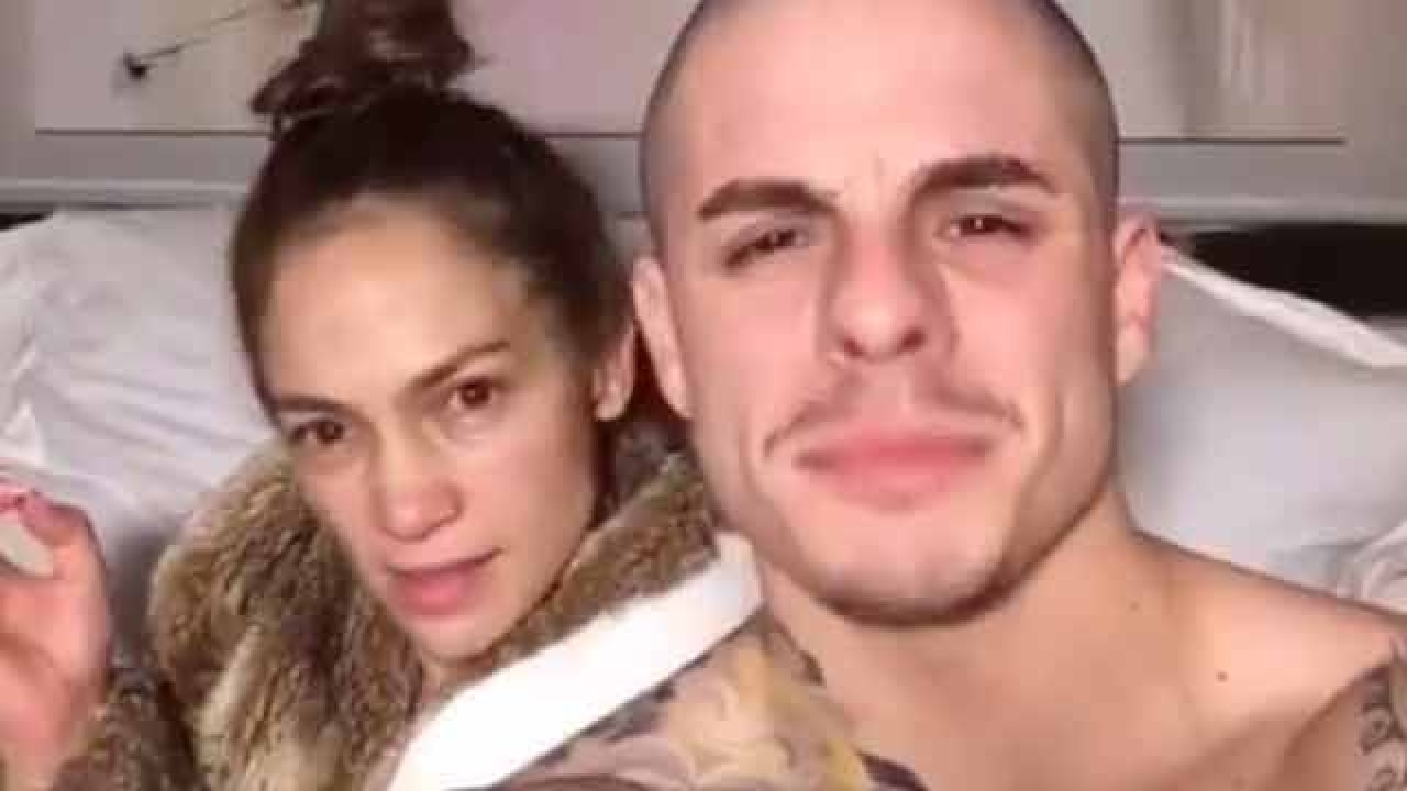 Jennifer Lopez Goes Makeup Free In Dubsmash Video With Boyfriend