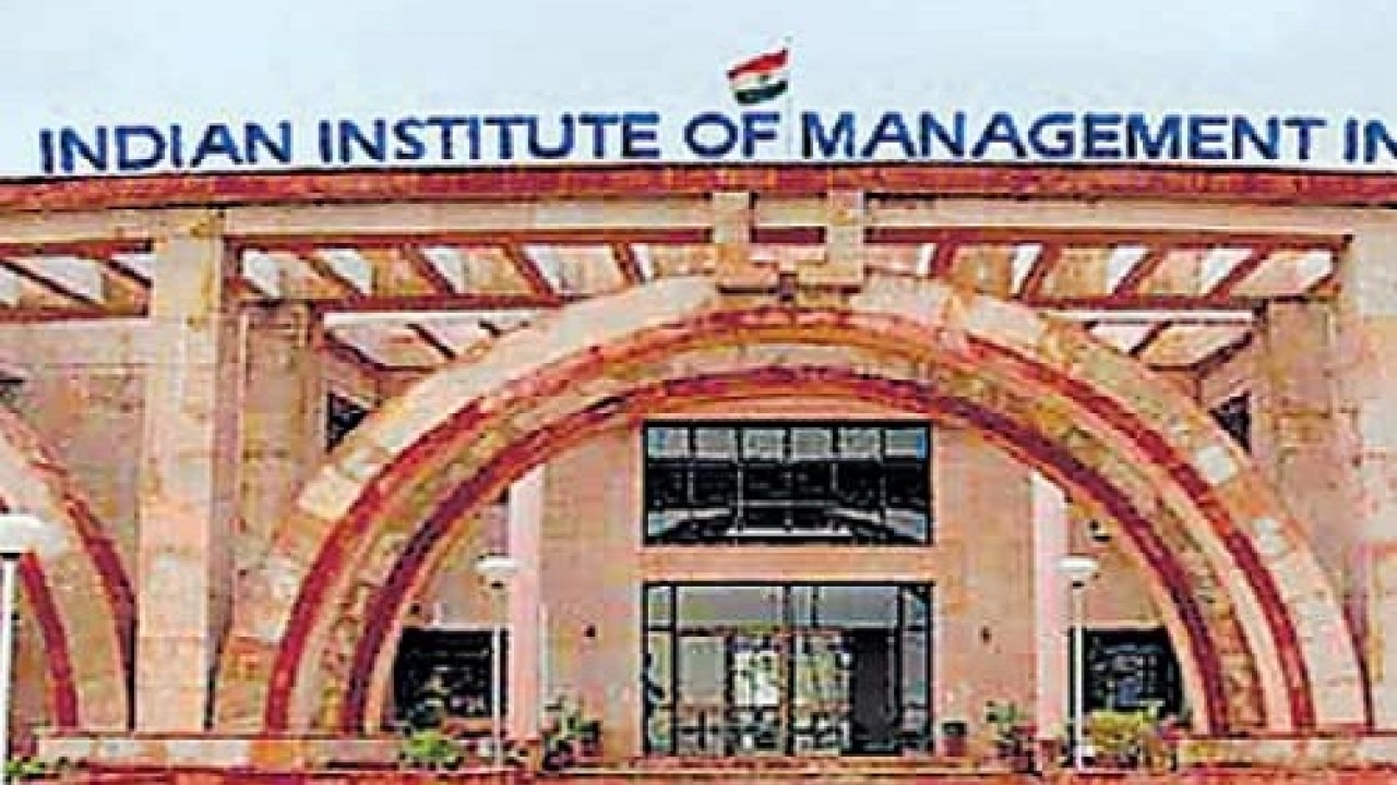 IIM Lucknow Achieves 100 Final Placement In Just 3 Days