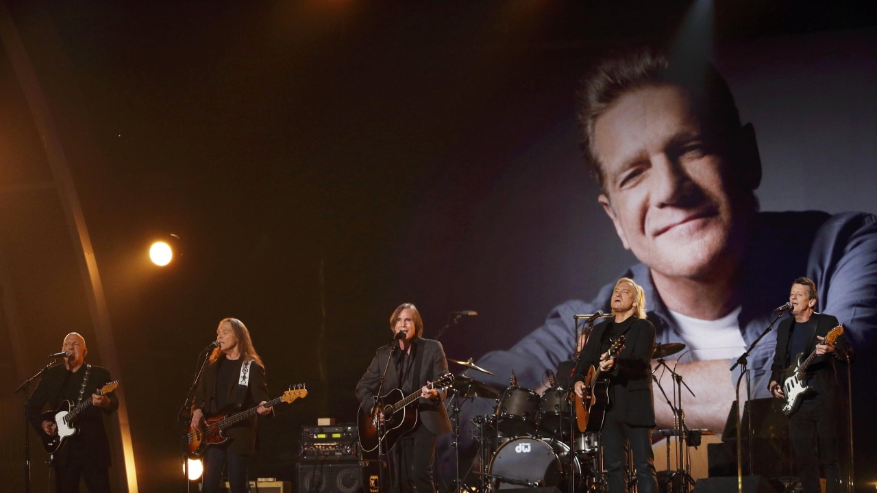 The Eagles pay tribute to Glenn Frey