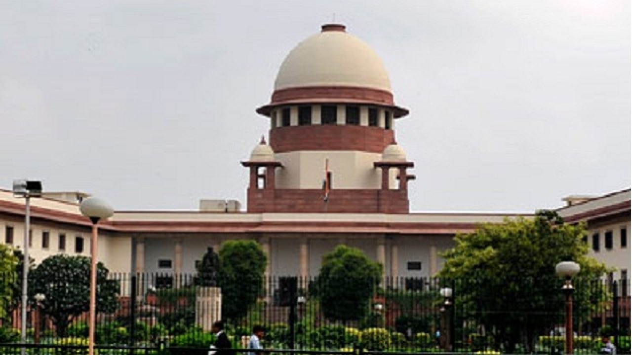 Supreme Court Sets Aside Bombay High Court Order For FIR Against ...