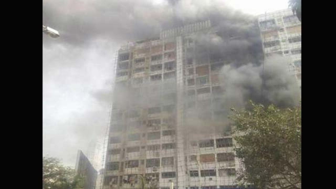 Mumbai: Major fire breaks out in residential building in Mahalaxmi