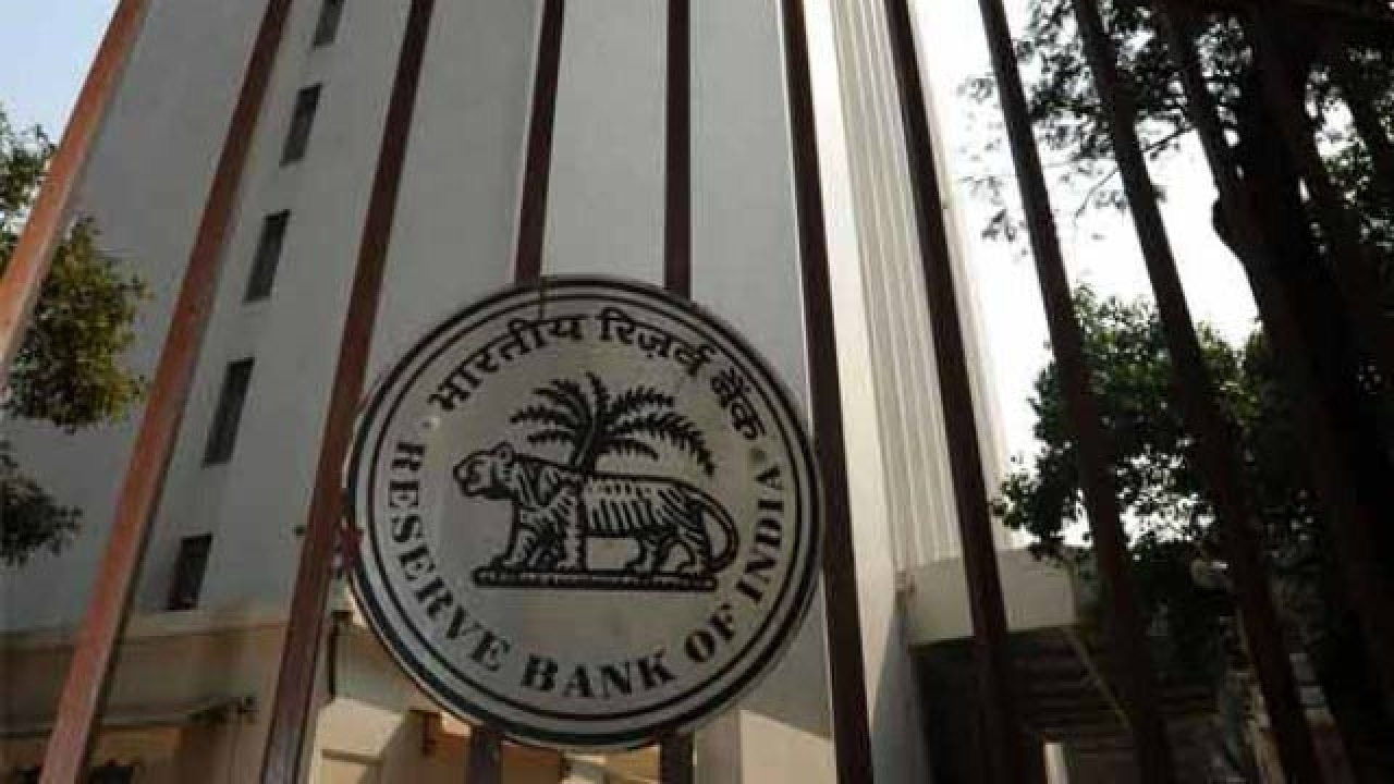 Here's what SBI, Axis Bank heads have to say about RBI's new norms