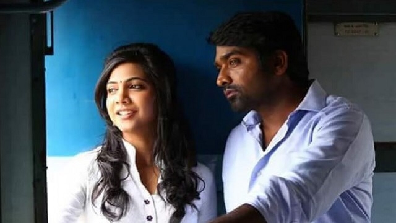 Watch Vijay Sethupathi And Madonna Sebastian In Kadhalum Kadanthu Pogum Accompanied by an engaging screenplay, terrific musical score by santosh narayanan and pleasing songs, kadhalum kadanthu pogum is a winning light hearted love story and a must watch for any season. vijay sethupathi and madonna sebastian