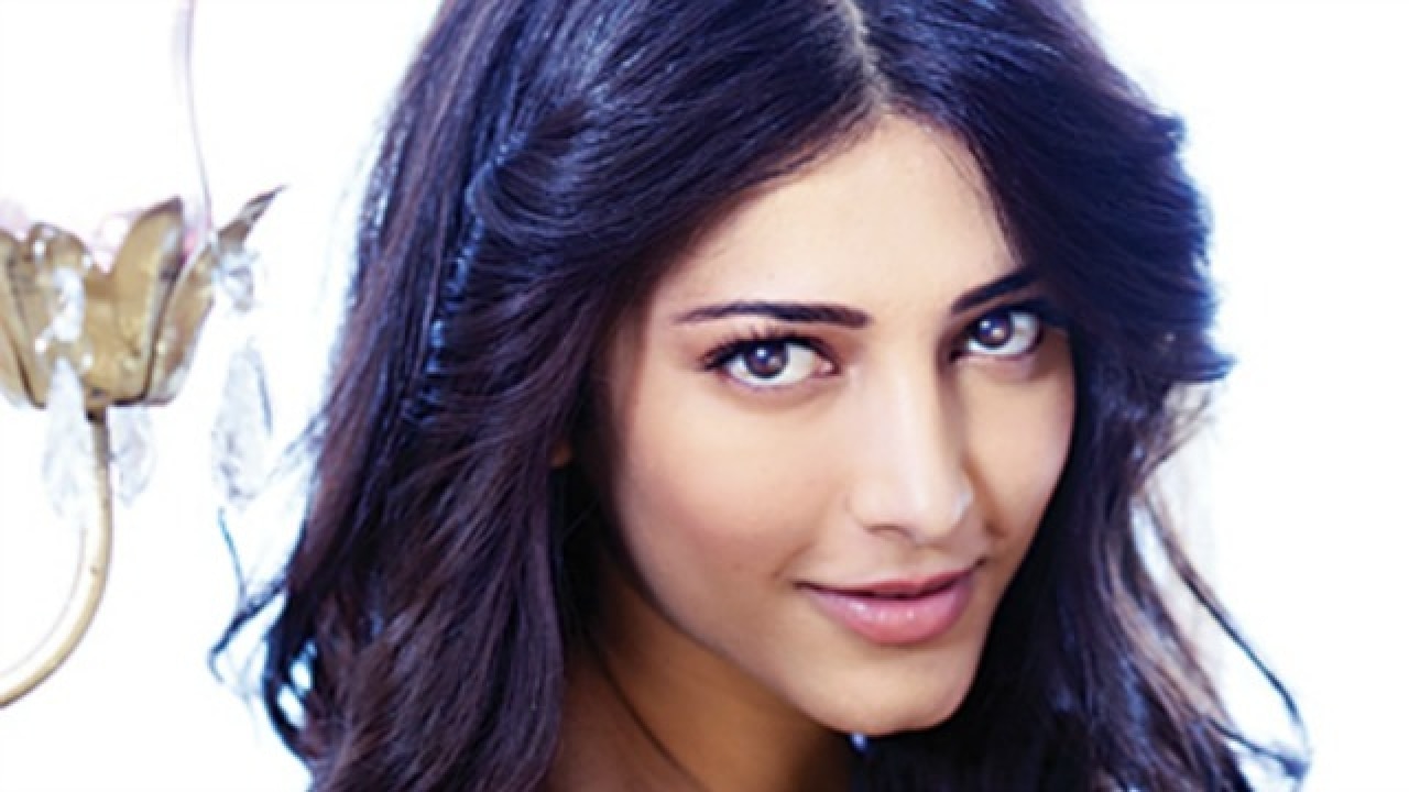 Shruti Hasan Xxxw - Shruti Haasan thanks fans for showering '2 million' love on 'Rocky  Handsome' trailer