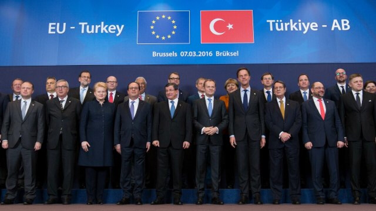 EU Welcomes Bold Turkey Plan To Stop Refugees Defers Decision