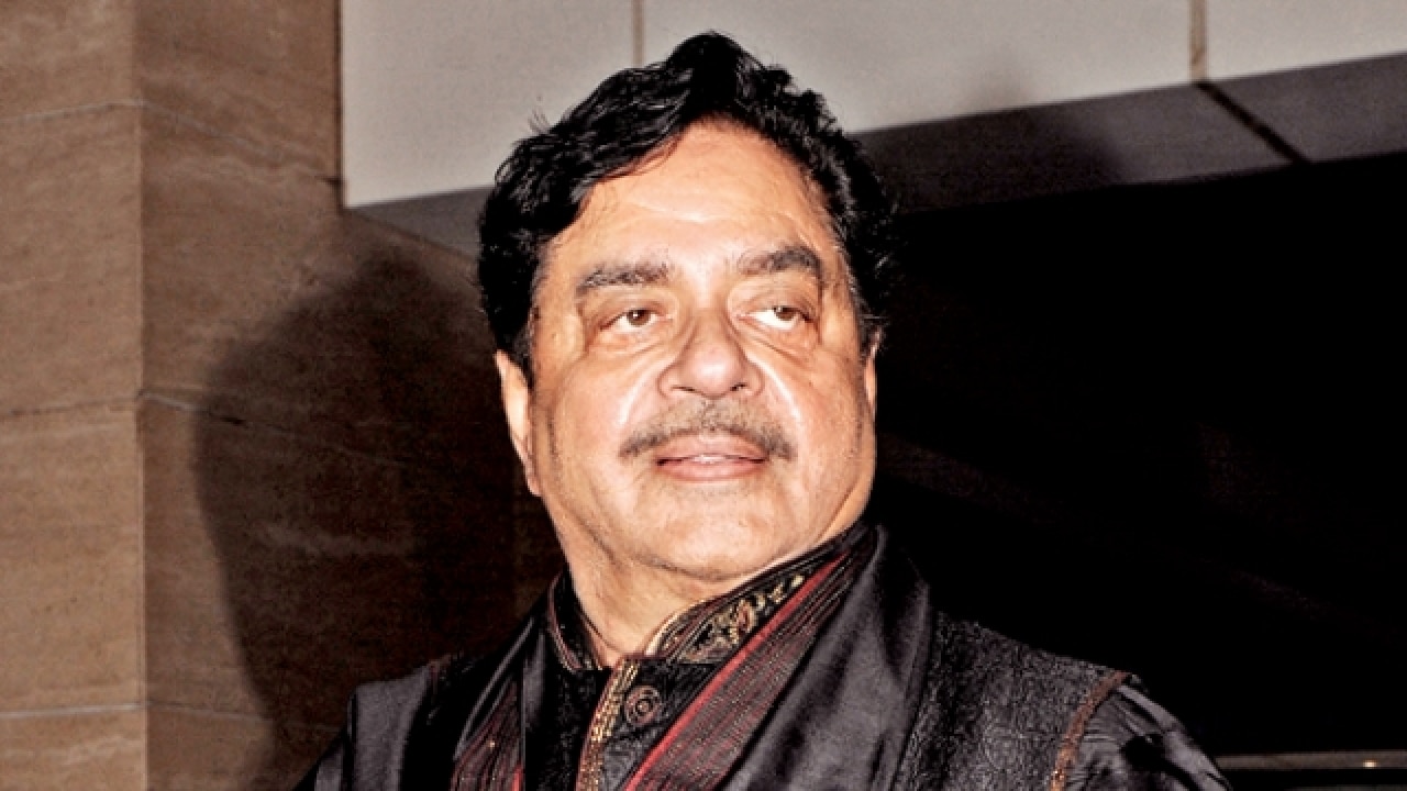 Modi-Nitish bonhomie: Shatrughan Sinha lauds Modi, says dynamic PM has
