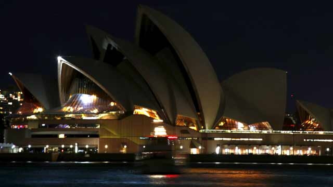 Earth Hour 2016: Sydney among first cities in the world to switch off ...