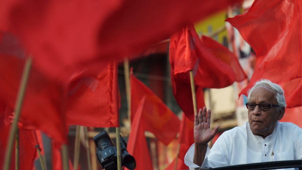 West Bengal elections 2016: Former CM Buddhadeb Bhattacharya does roadshow for Cong-Left alliance