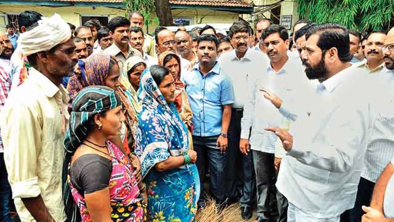 Droughtaffected people get temporary jobs in Thane