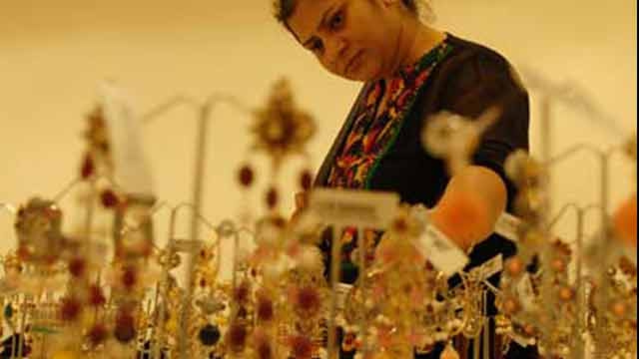 Summer effect: Jewellers to keep shops open till 10 pm to push sales, says report