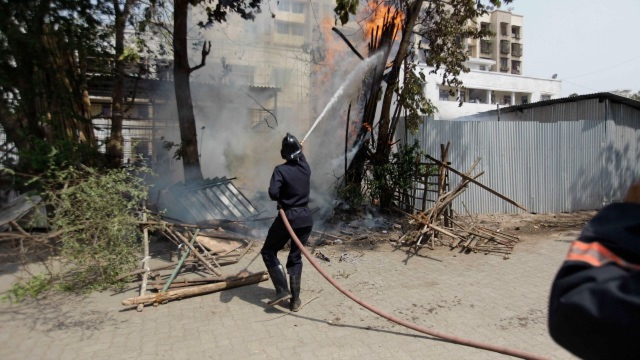 Fire situation (Photo Courtesy - Abhinav P Kocharekar)