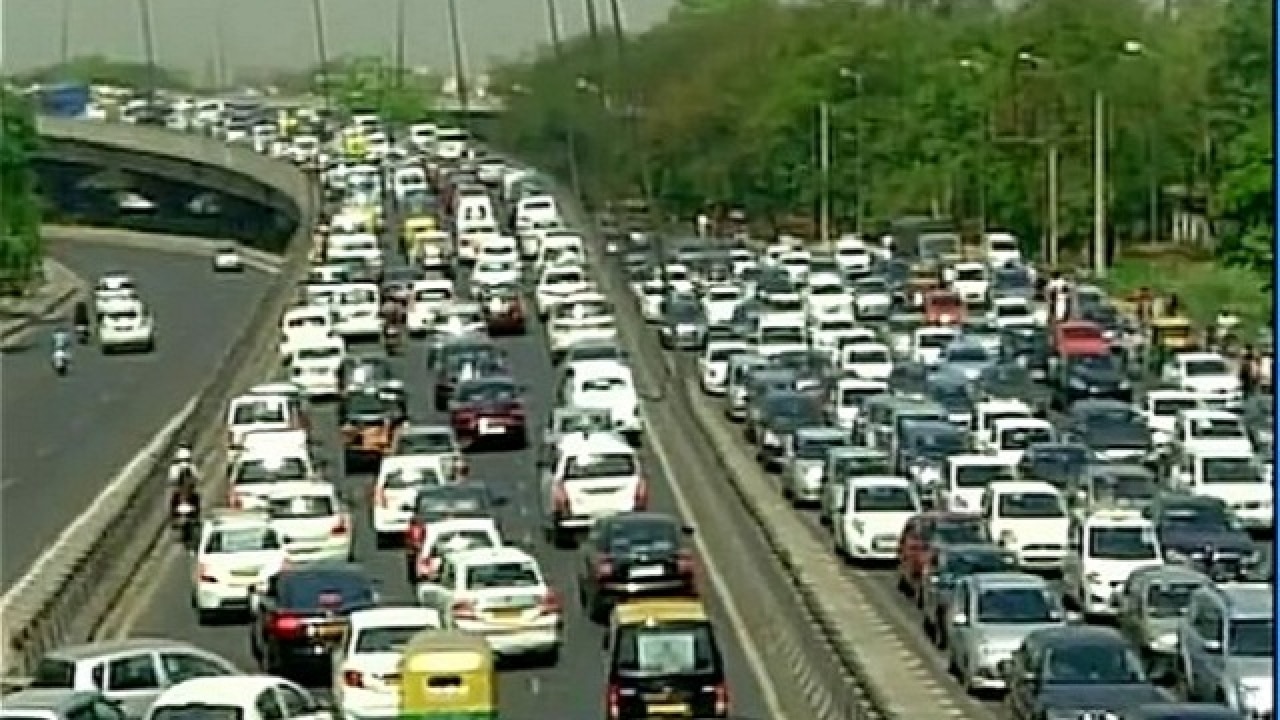 In Paris, banned from driving on diesel cars, and all public transport became free In Paris, banned from driving on diesel cars, and all public transport became free
