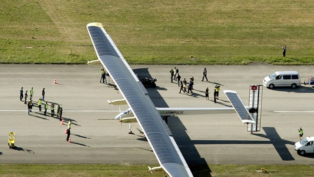 solar impulse flight leg round takes plane reuters energy
