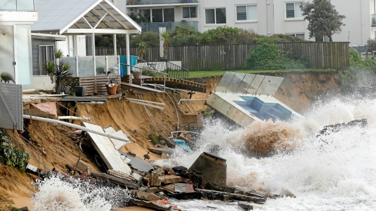 Australia storm sweeps three to their death as it pounds east coast