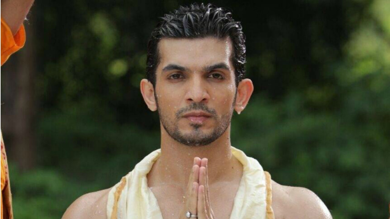 Naagin 2: This TV star might replace Arjun Bijlani in the show's second season Naagin 2: This TV star might replace Arjun Bijlani in the show's second season