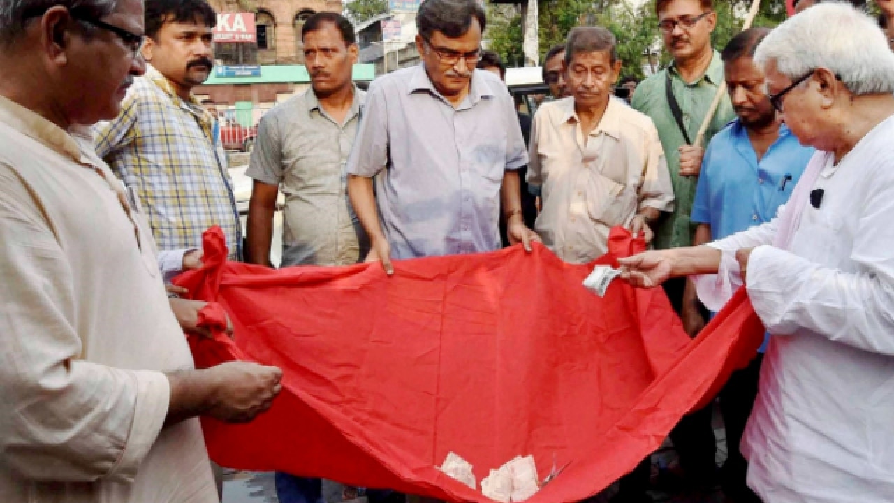 Will continue to fight with congress on 'bigger issues': bengal cpi(m) clarifies on alliance
