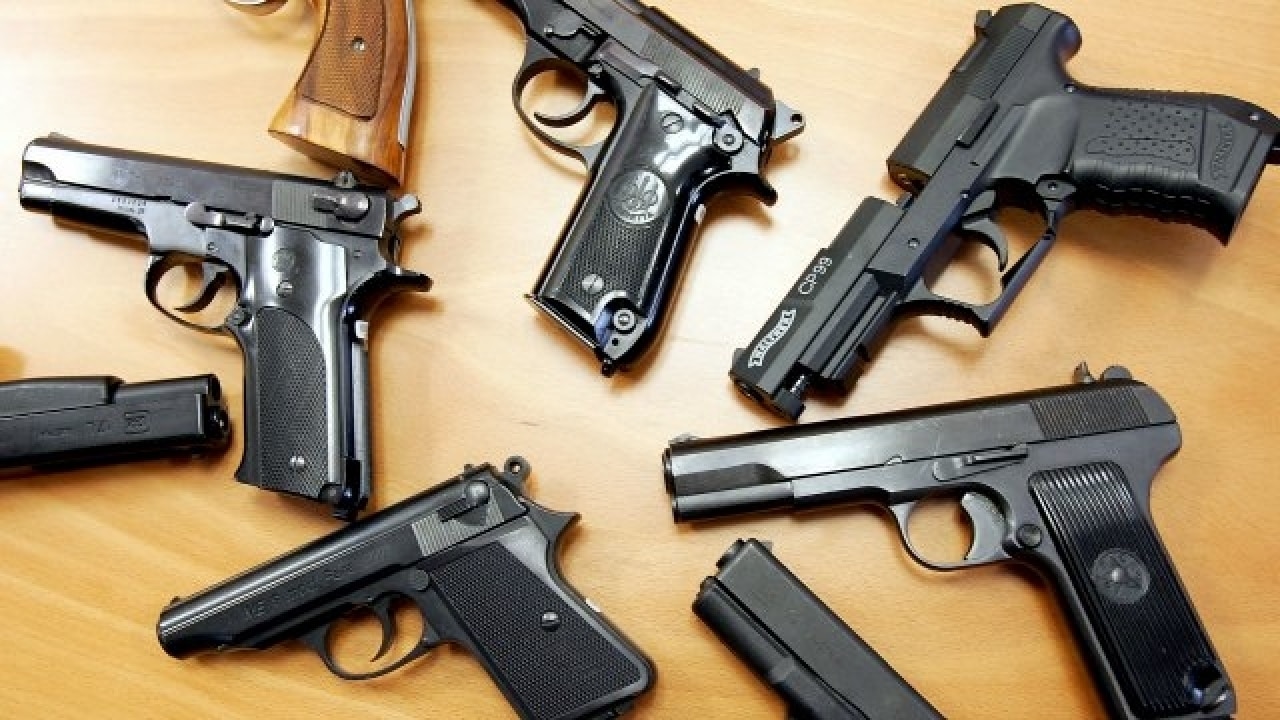 Hawaii first US state to place gun owners on FBI database