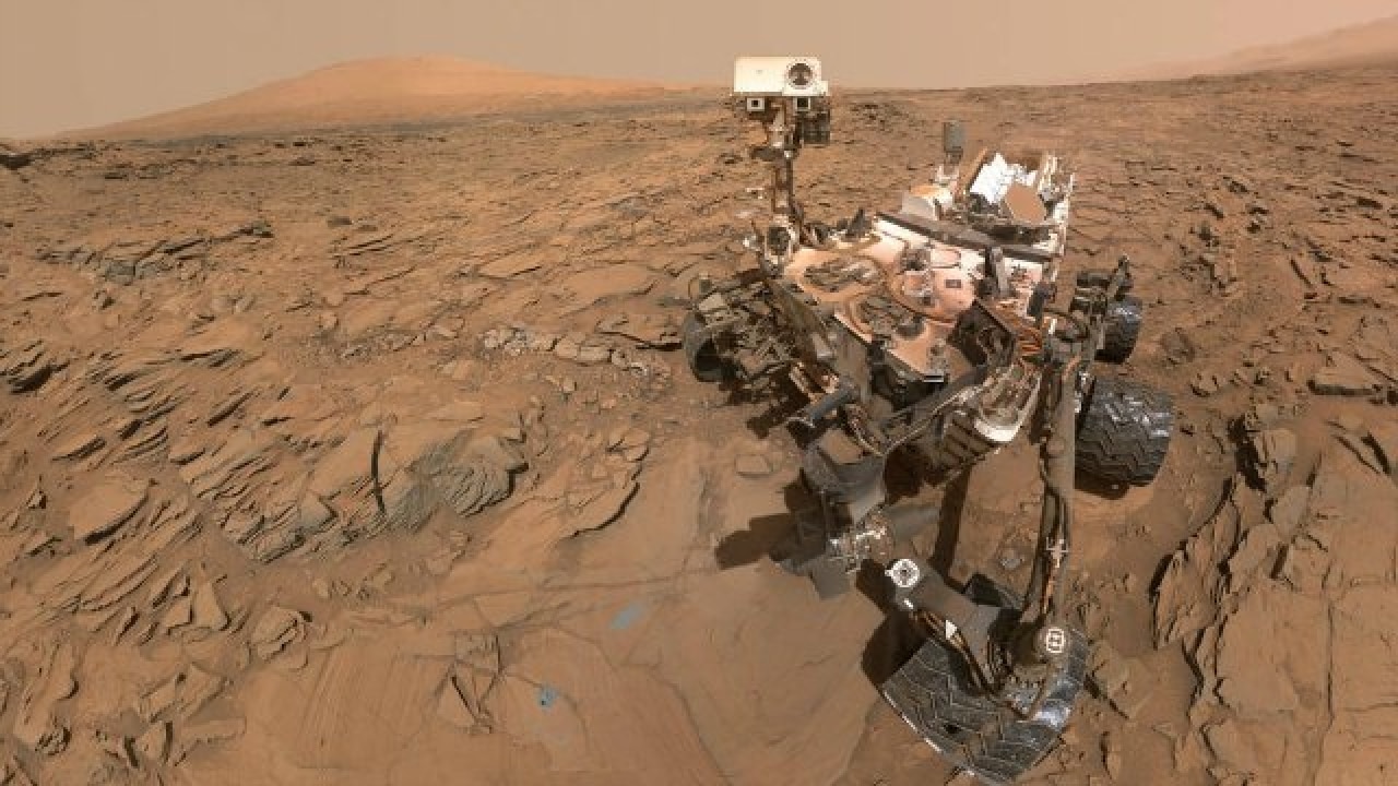 NASA's Curiosity rover takes selfie with potential water sites on Mars